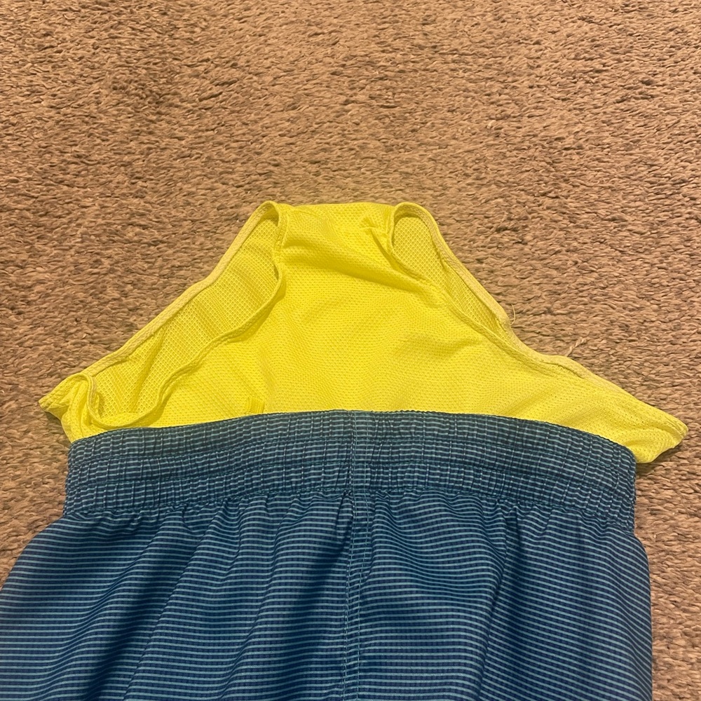Boys Nike swim trunks - Picture 7 of 11